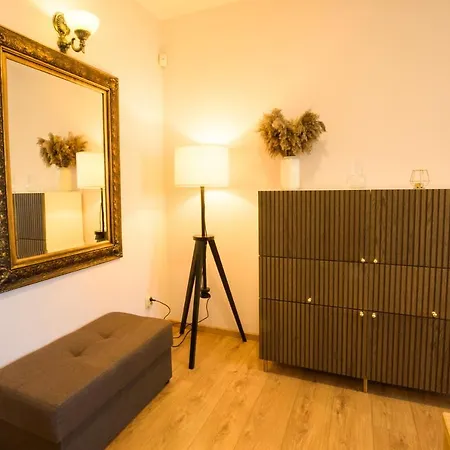 Oskar Apartament *